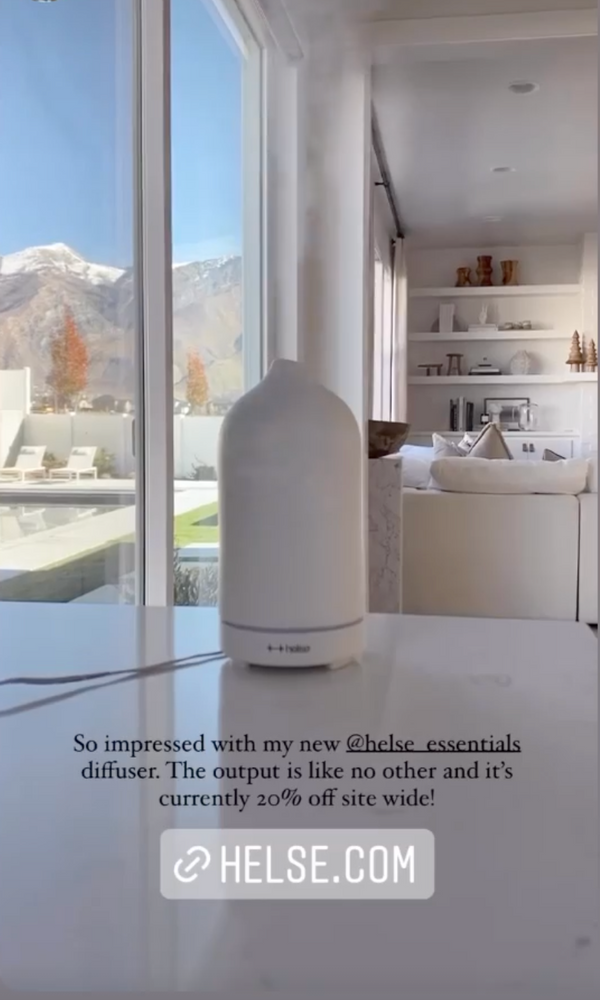 Ambassador shows minimalist design of Helse scent diffuser